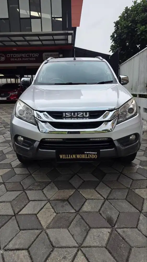 Isuzu mux tahun 2015