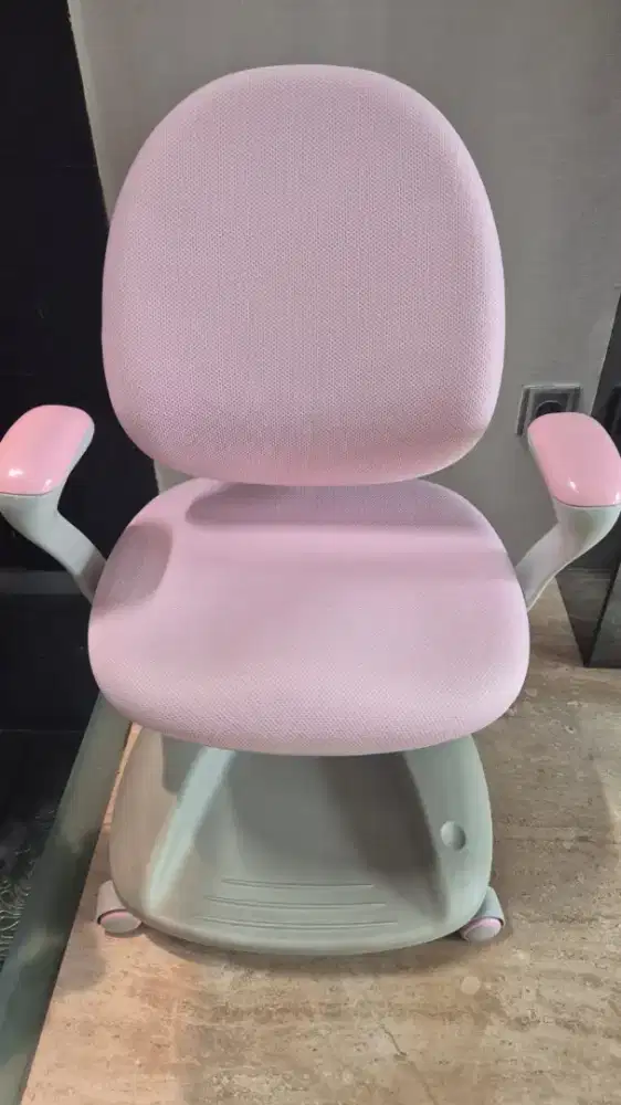 Kursi Ergonomik anak warna pink