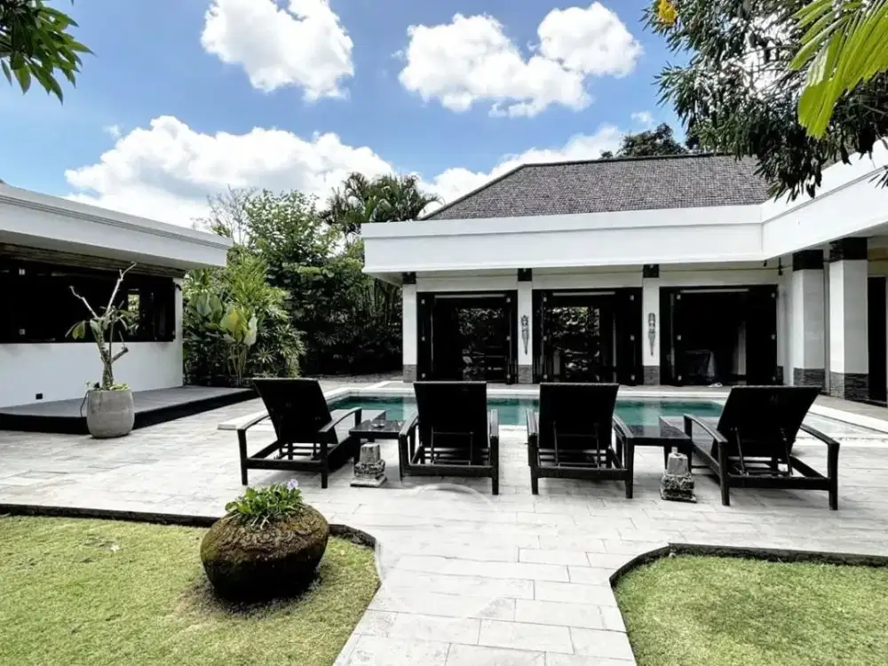 Rumah Sanur Bali dekat Pantai Padang Galak