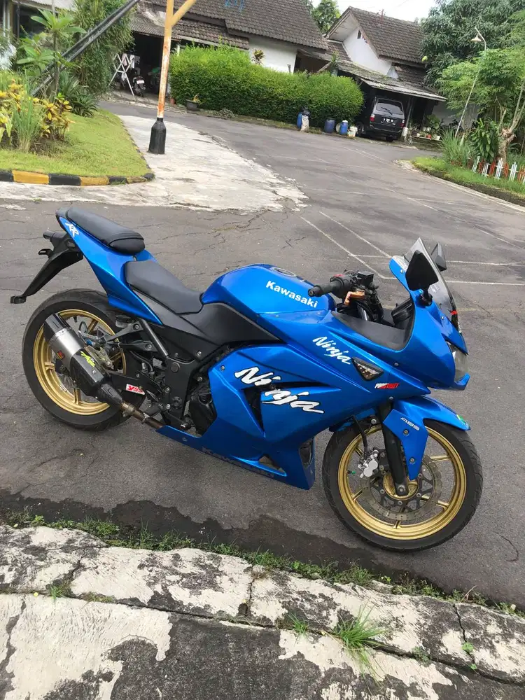kawasaki ninja 250 FI Karbu tahun 2010 r25 gsx r15 cbr r6