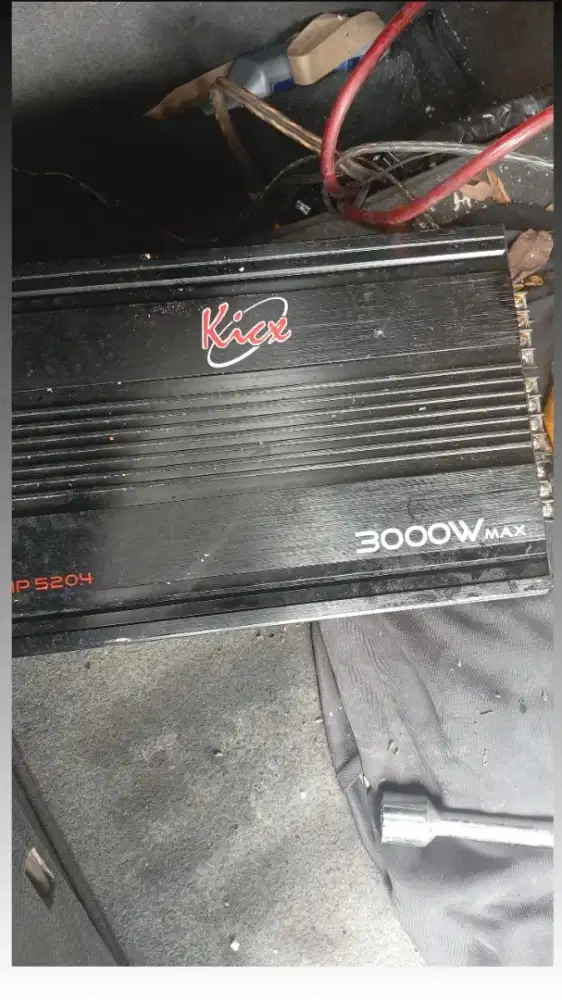 Ampflier mobil bekas