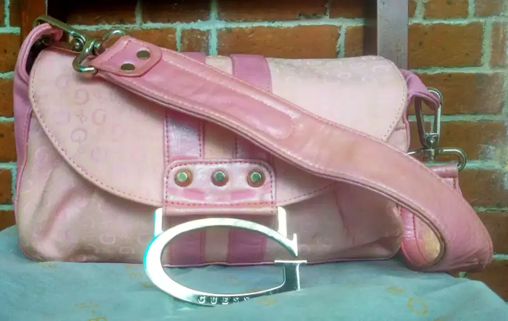 Hand Bag/Shoulder Bag Guess