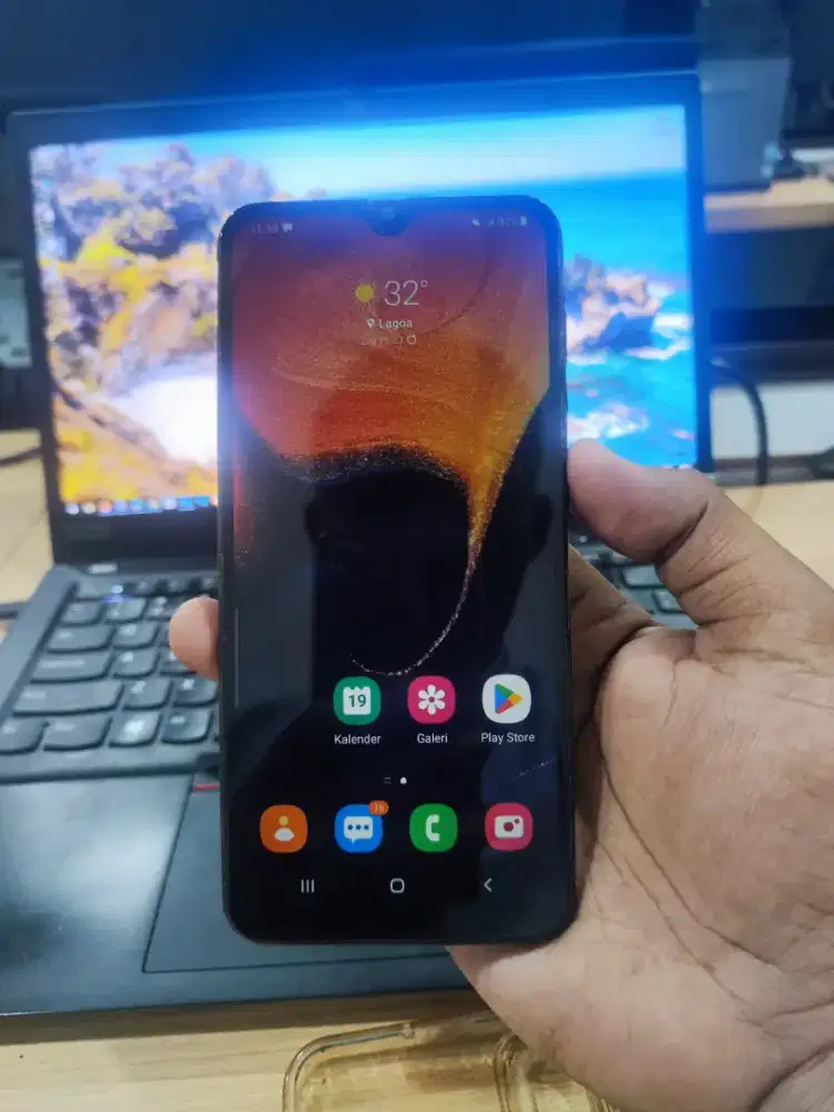 Samsung A50 4/64gb Fullset