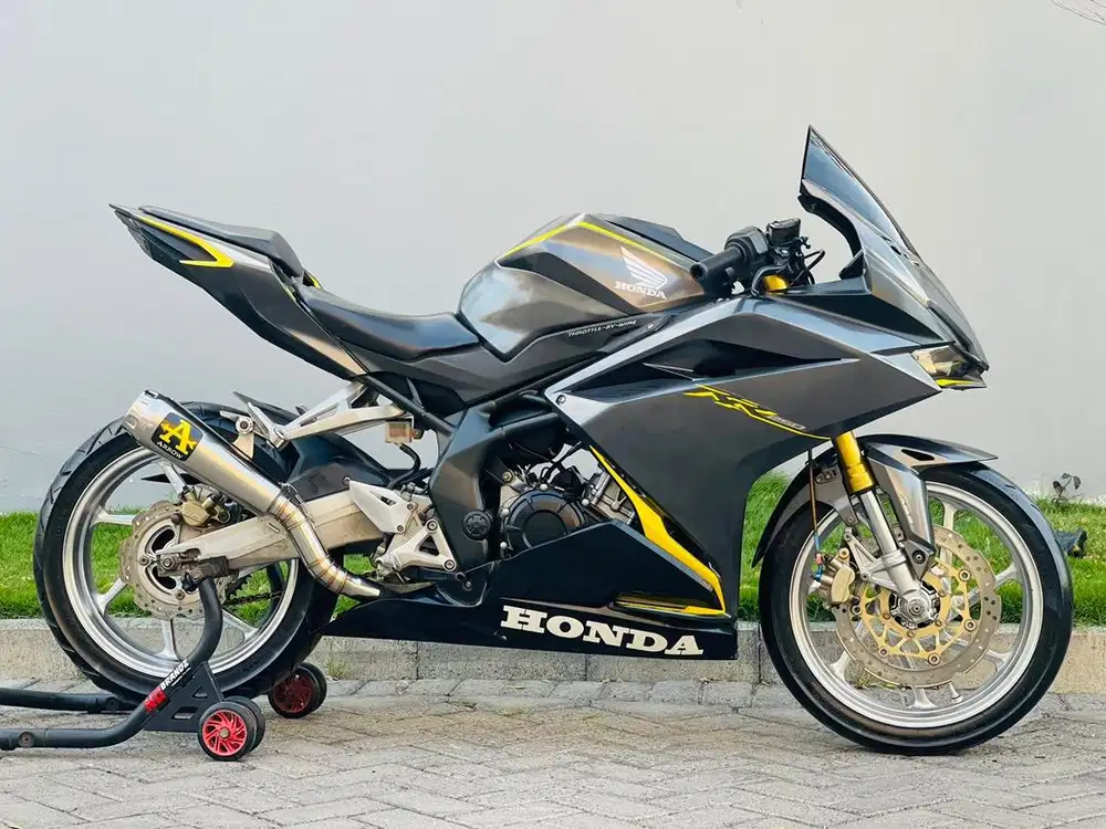 Honda cbr250rr grey 2017 plat S pajak on cbr250 rr cbr 250rr grey