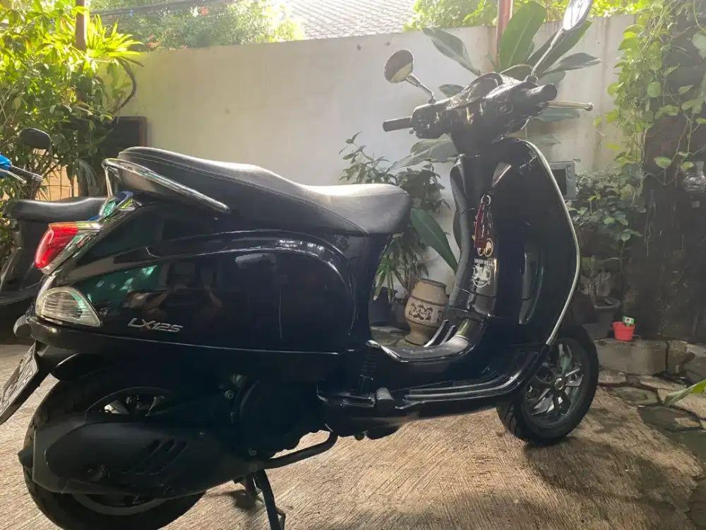Vespa LX125 cc I-get tahun 2021