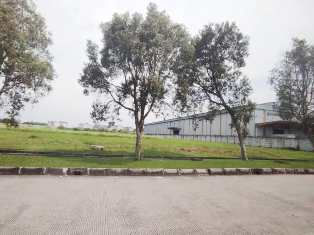 Tanah kawasan industri Jababeka Cikarang 63x165m, kawasan pergudangan, murahhh