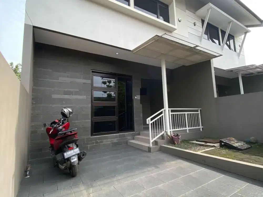 Sewa Rumah Kembar Sayap BKR Buah Batu Bandung Siap Huni Cocok Kantor / Hunian | LL002