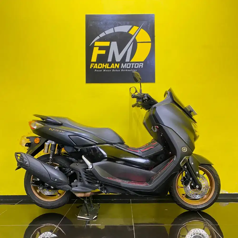 Yamaha Nmax Connected Tahun 2023 keyless hitam km low joss istimewa