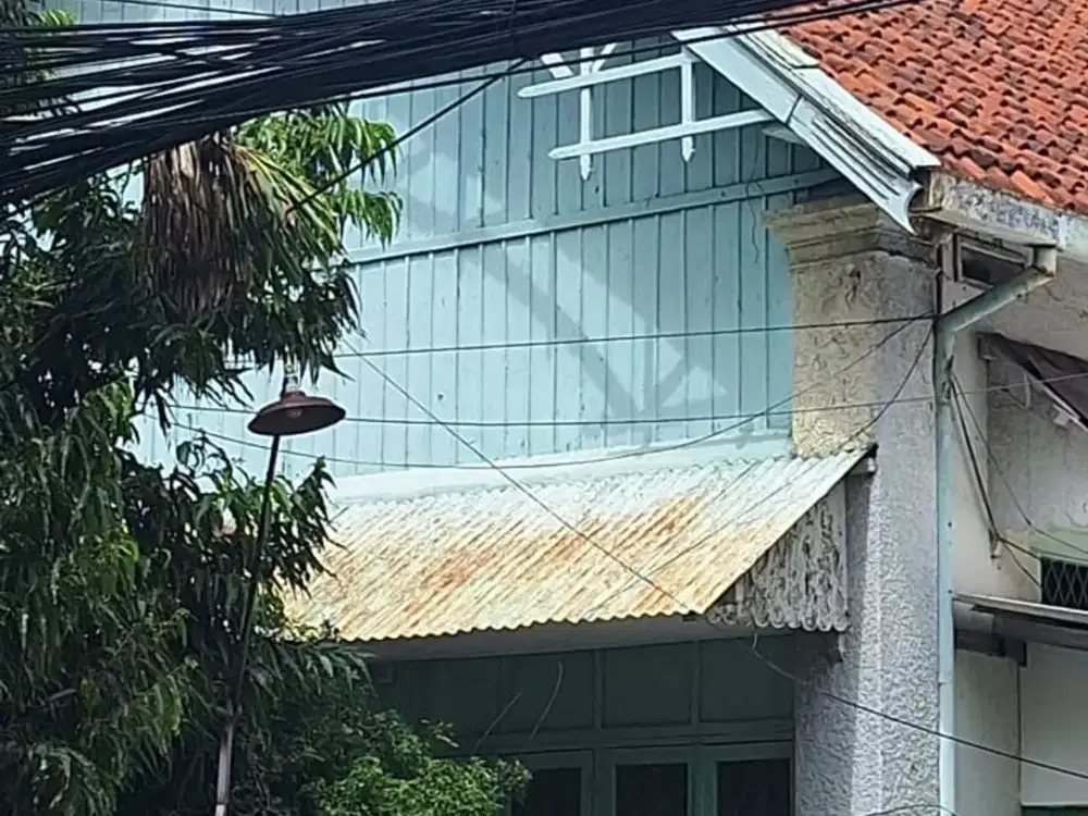 Disewakan Rumah Lama Jln  Kedungdoro Pusat kota Strategis blk 0 jln Kedungdoro dekat Tunjungan Plaza, pusat kuliner Kedungdoro