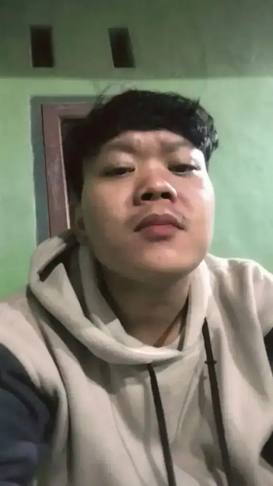 Tidak punya ijazah.Modal KTP KK