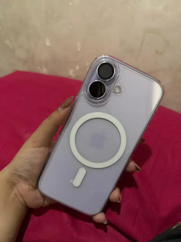 Iphone 17 basic 256 lavender like new