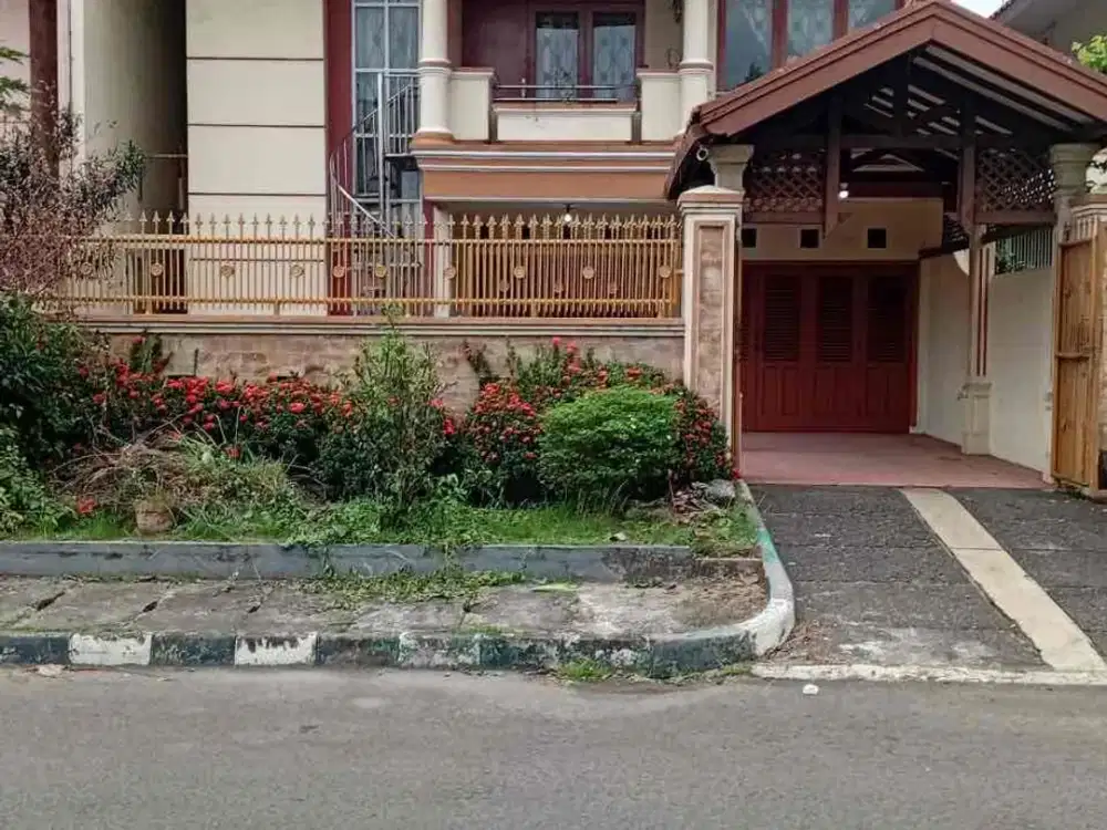 RUMAH  MEWAH  DI BOULEVARD BANJAR WIJAYA TANGERANG