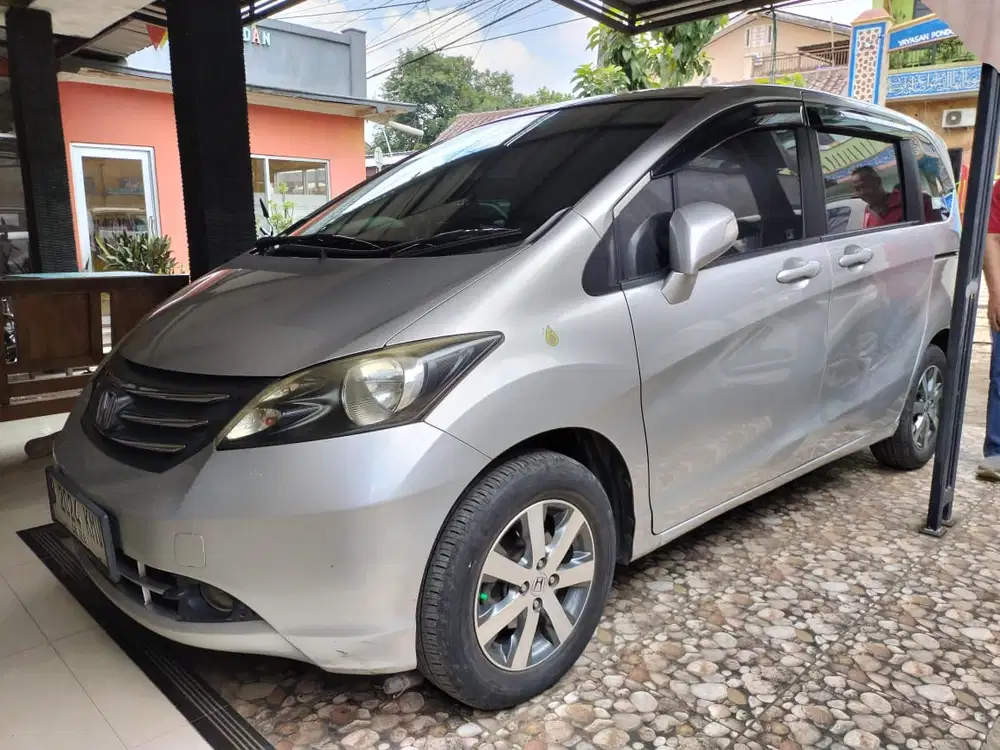 Honda Freed 2011 Bensin