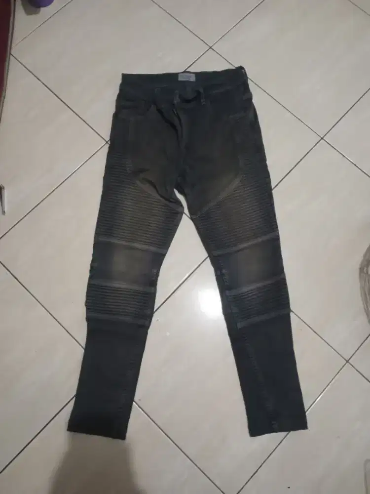 CELANA JEANS RIPPED SIZE 30