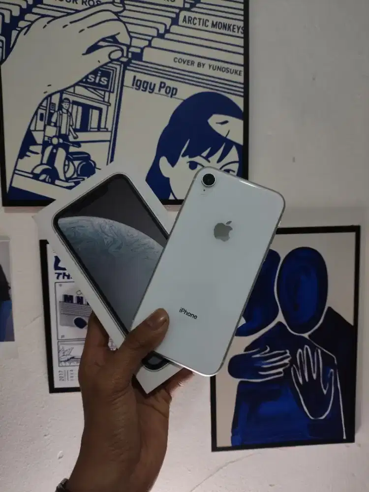 Iphone xr 64 iBox putih mulus