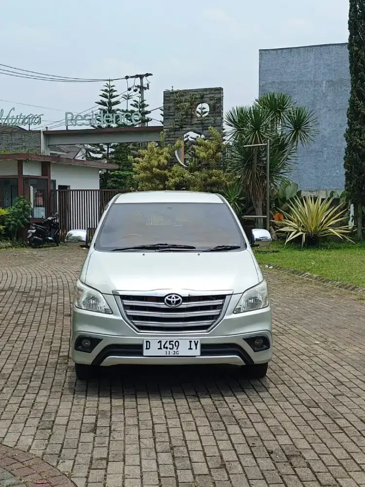 Toyota innova e matic 2013