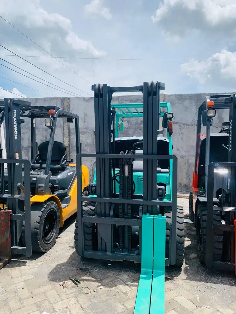 MITSUBISHI GRENDIA 3 TON MAST TRILIFT BERGARANSI MESIN