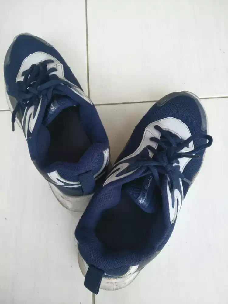 Sepatu Olahraga Cowok Cewek