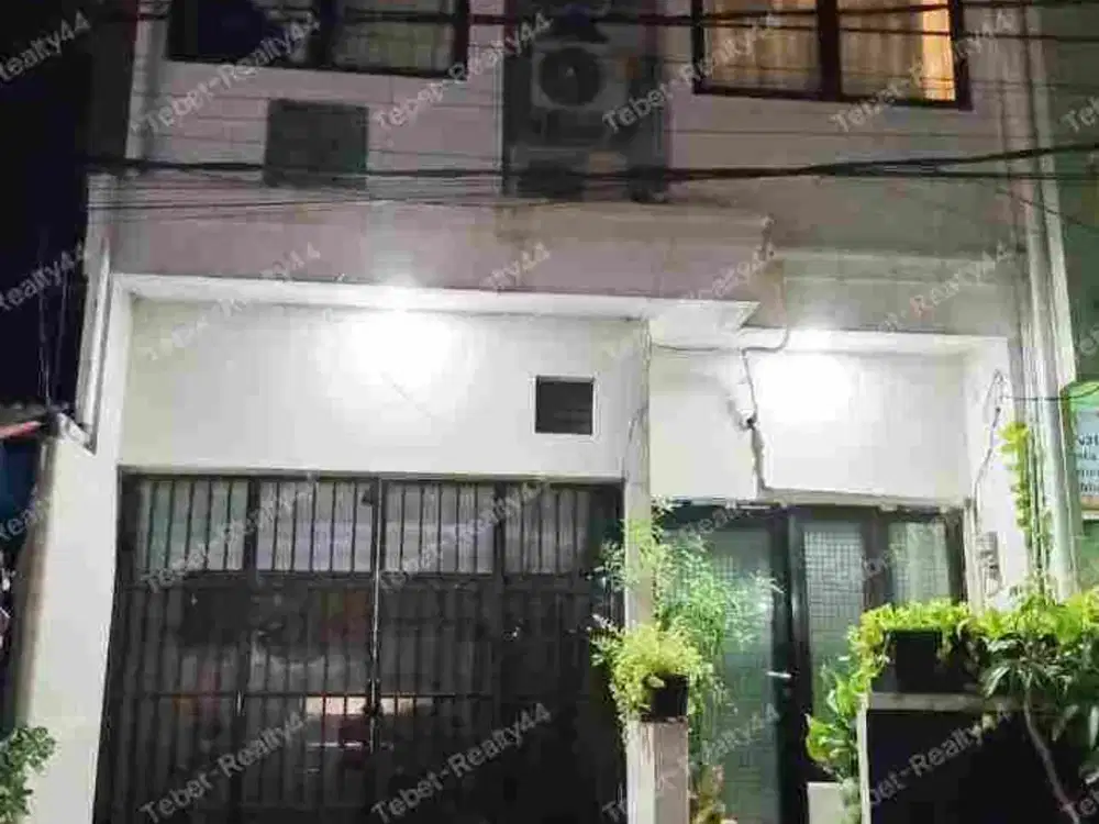 Dijual Rumah Minimalis di Tebet, Jalan 2 mobil
