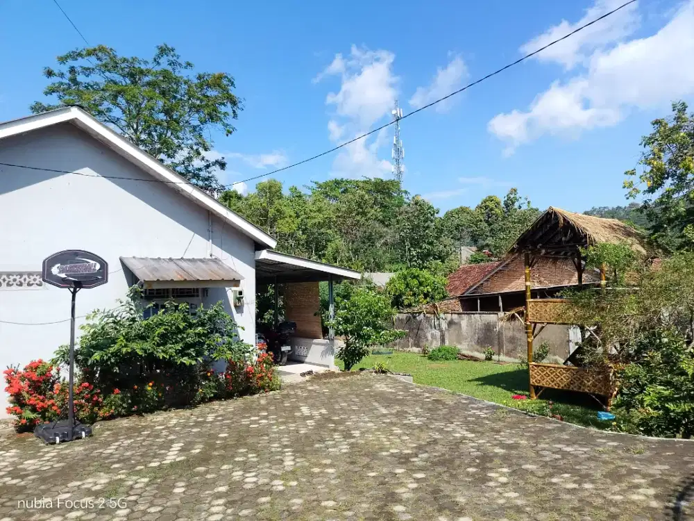 Rumah Luas Lokasi Strategis