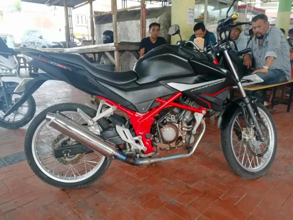 Di jual Honda cb 150 r tahun 2019