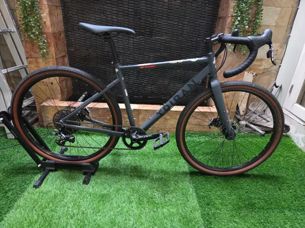 Triban GRVL 520 SRAM Apex Built For Sale