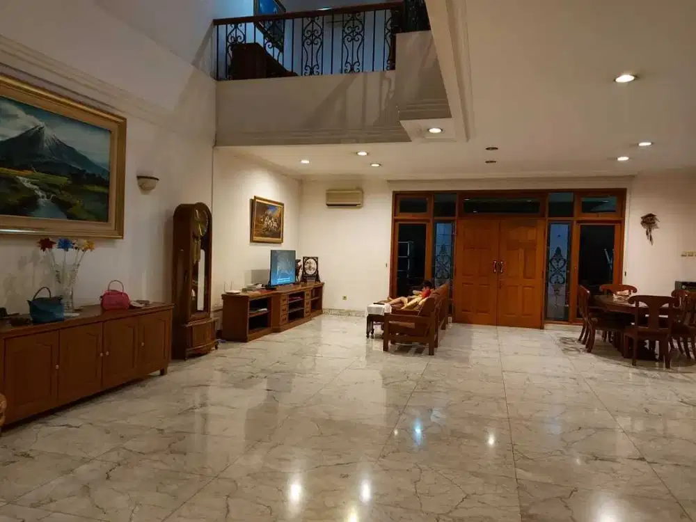 Dijual Rumah Besar Dan Asri Daerah Mampang Prapatan