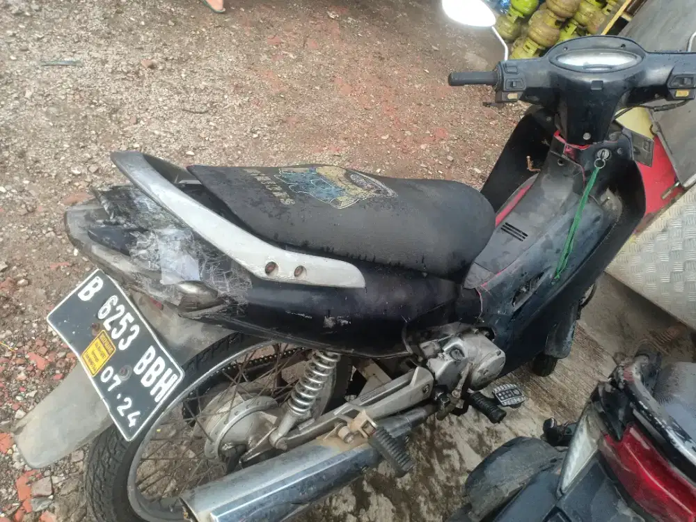 Kharisma 2004 plat jakarta