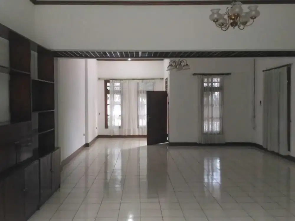 Dijual Rumah 2 Lantai Daerah Tebet Jakarta Selatan