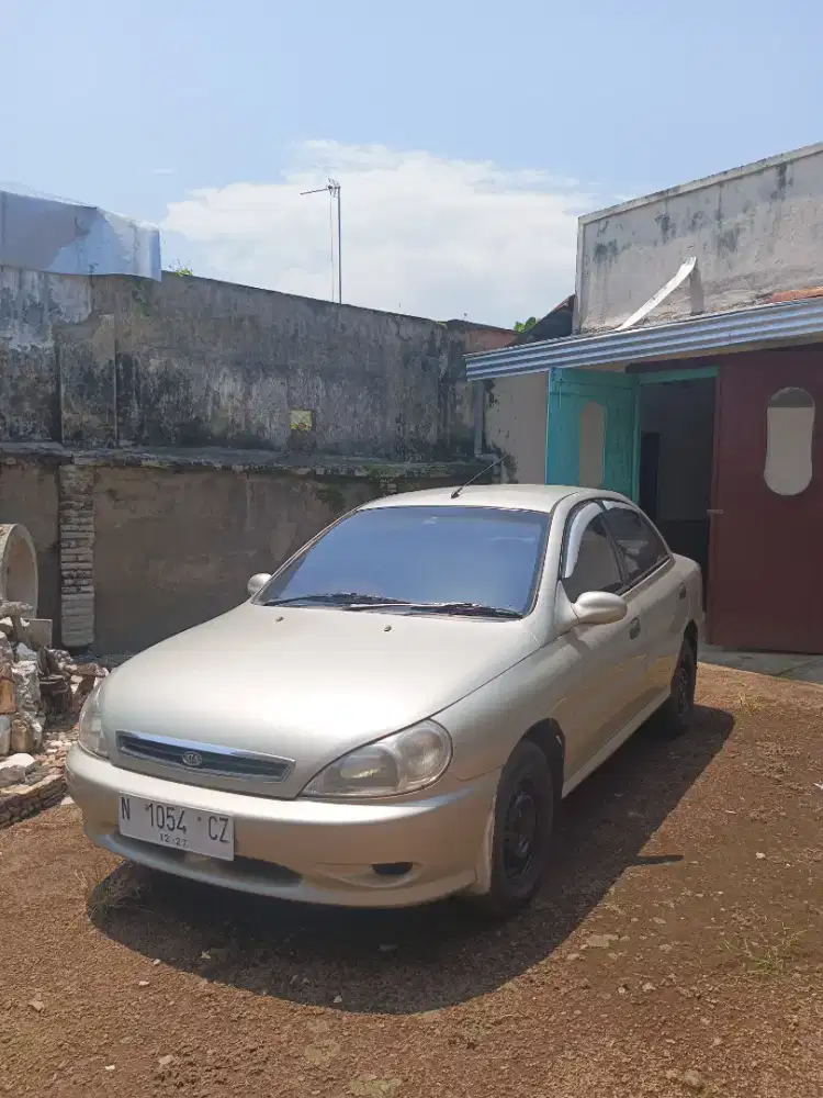 Kia second Rio 2001