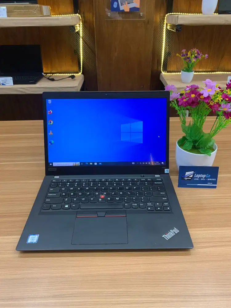 LENOVO THINKPAD CORE I7 RAM 16/256GB UHD GRAPHIC 620 SECOND BEKAS