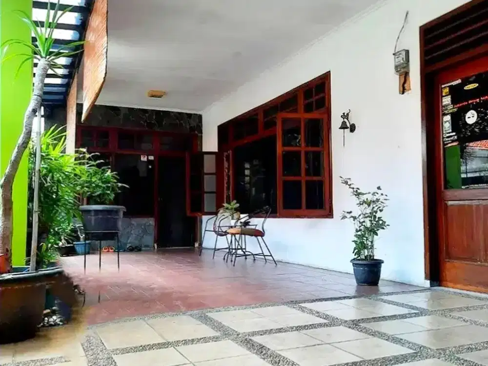 Dijual Rumah Posisi Hook Lokasi Dekat Tol Daerah Pesanggrahan