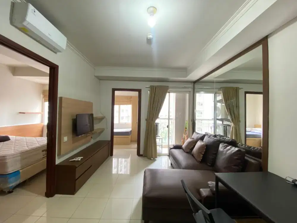 Disewakan Paling Murah Apartemen Royal Mediterania 2BR Furnish Lantai Rendah Lokasi terbaik dekat Central Park Mall gedung kantor APL SOHO Capital