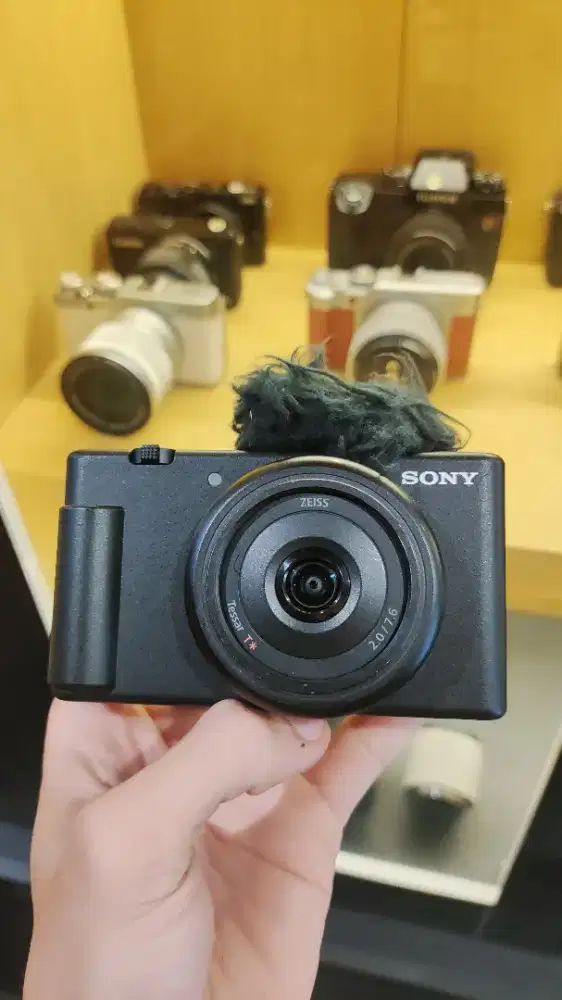 Sony ZV-1F Vlogging Camera. Fullset Box. Good Condition