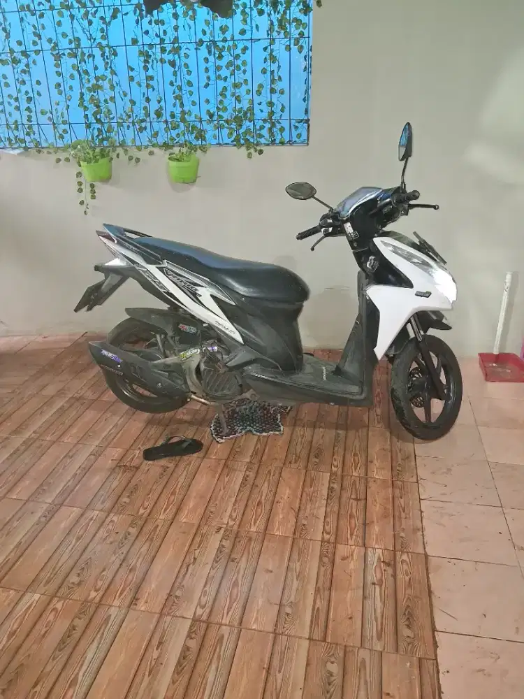 Vario 125 kzr lengkap pajak panjang warna putih bekas