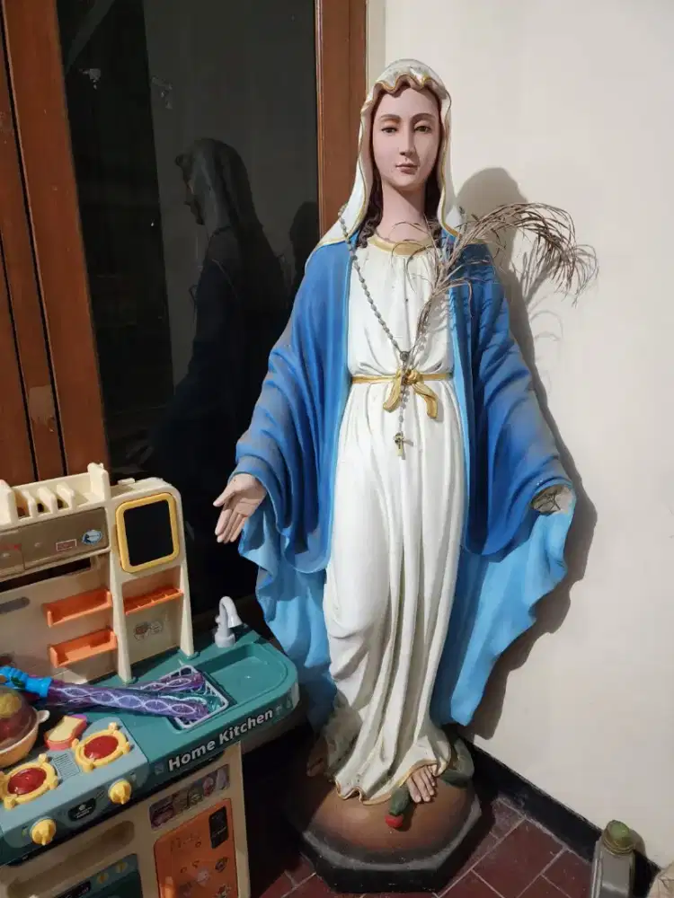patung bunda maria