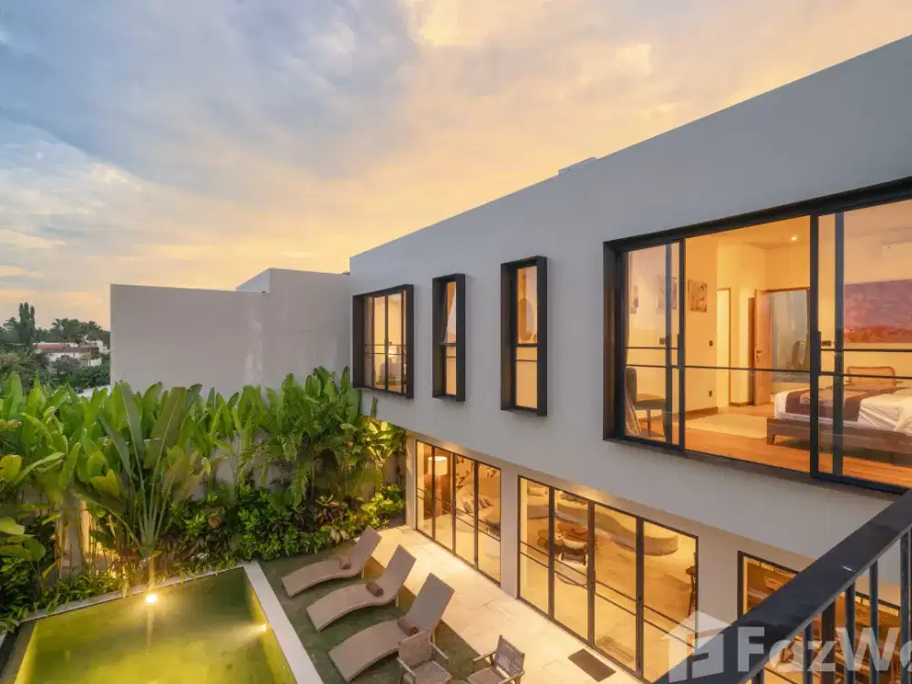 6 Bedroom Villa for sale in Seminyak, Bali