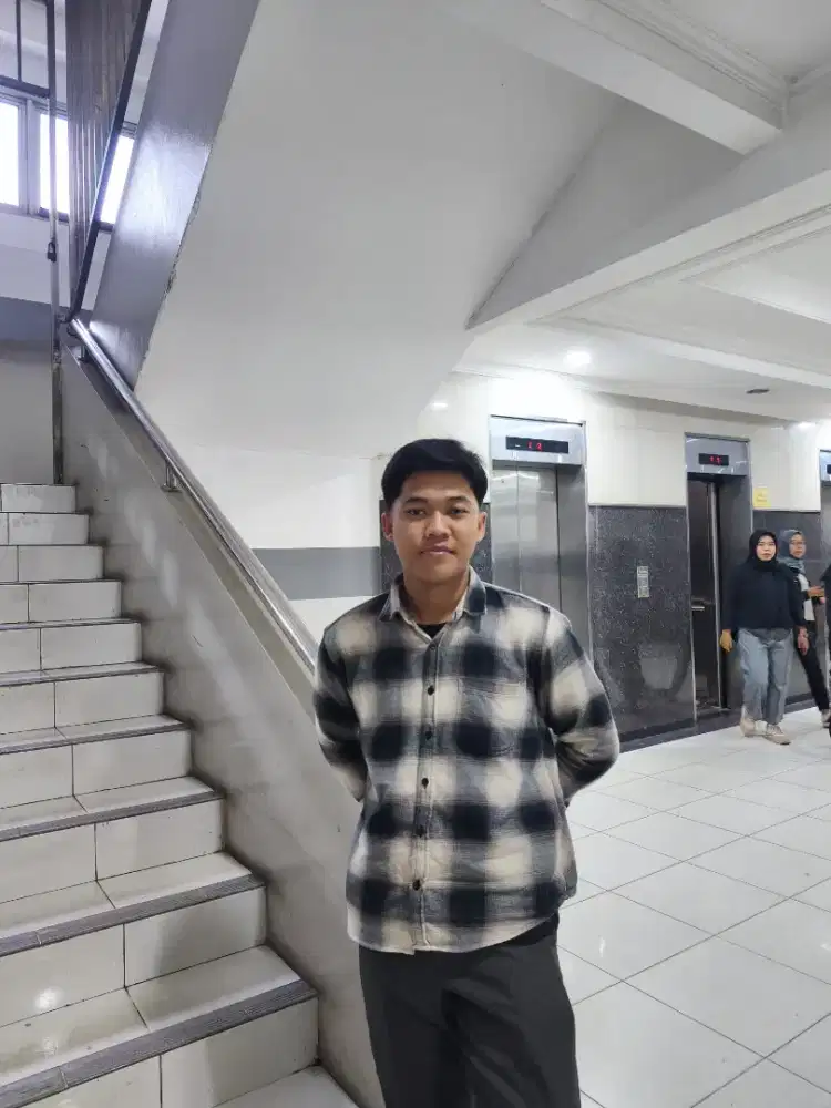 Cari pekerjaan, yang bisa libur weekday(kamis)