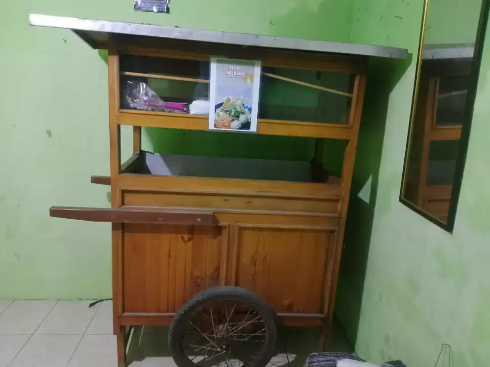 Di jual Gerobak bekas jualan mie ayam