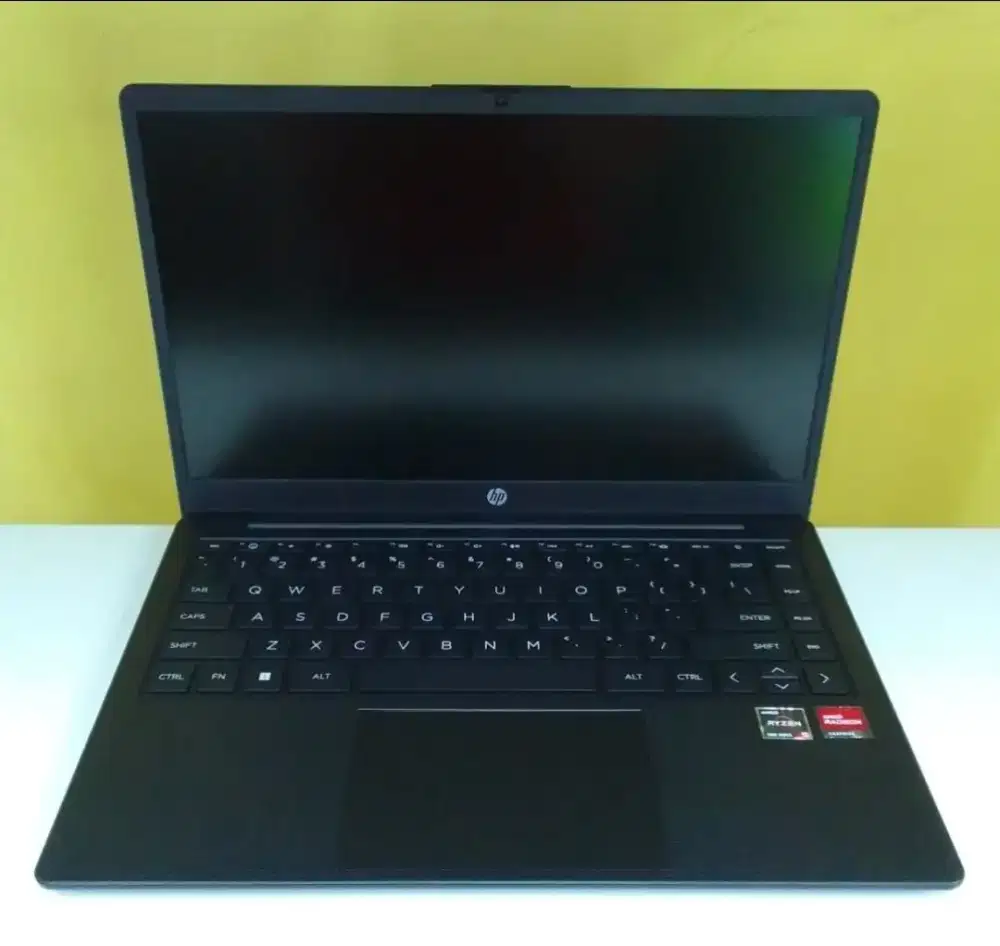 Laptop Gaming HP 14 Ryzen 5-7520U Ram 8GB ssd 512 VGA Radeon
