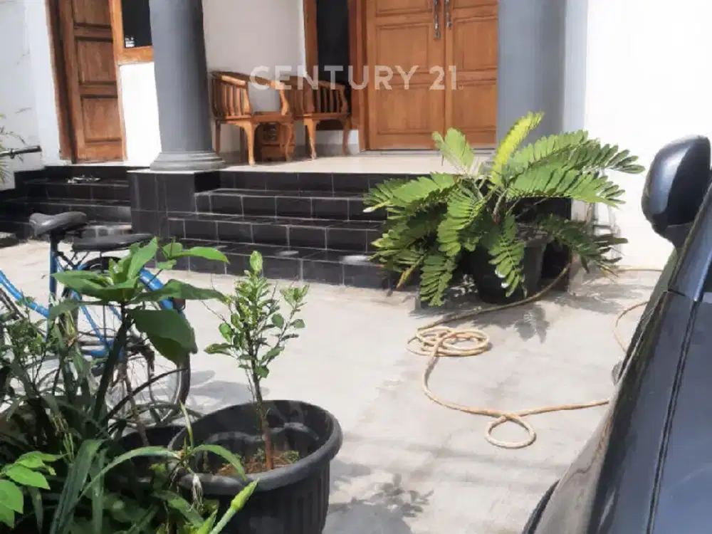 Di Pinggir Jalan Bebas Banjr Dengan Design Menarik