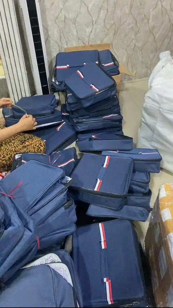 Tas lunch ready 176pcs ukuran 32 x 26 x 7