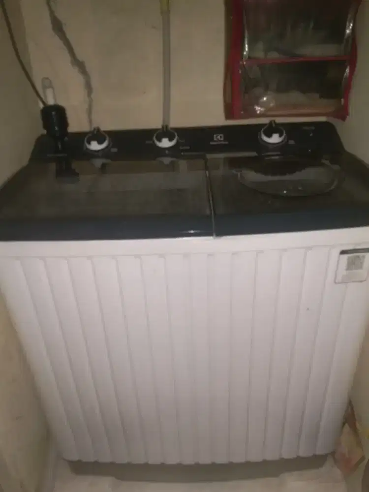 Mesin cuci 8kg merk elektrolux good second