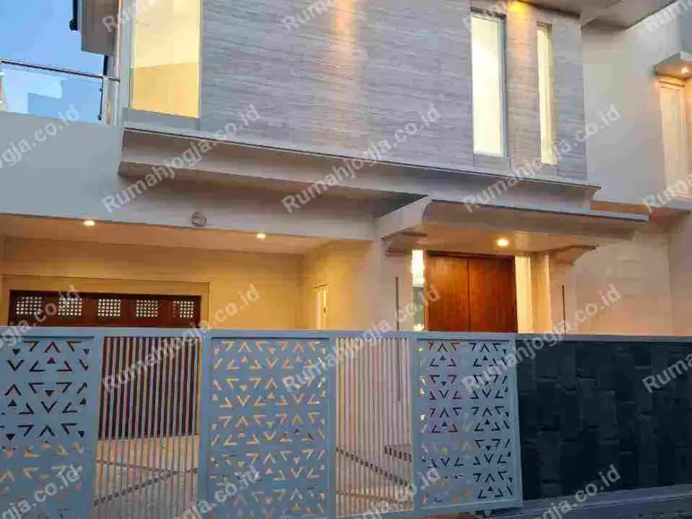 rumah 2 lantai sangat strategis jambon jln kabupaten