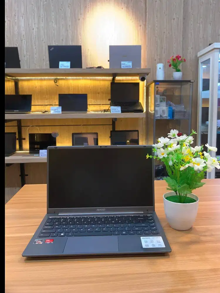 LAPTOP AXIOO RYZEN 5 RAM 8/255GB SSD AMD RADEON RX VEGA 7 SECOND BEKAS