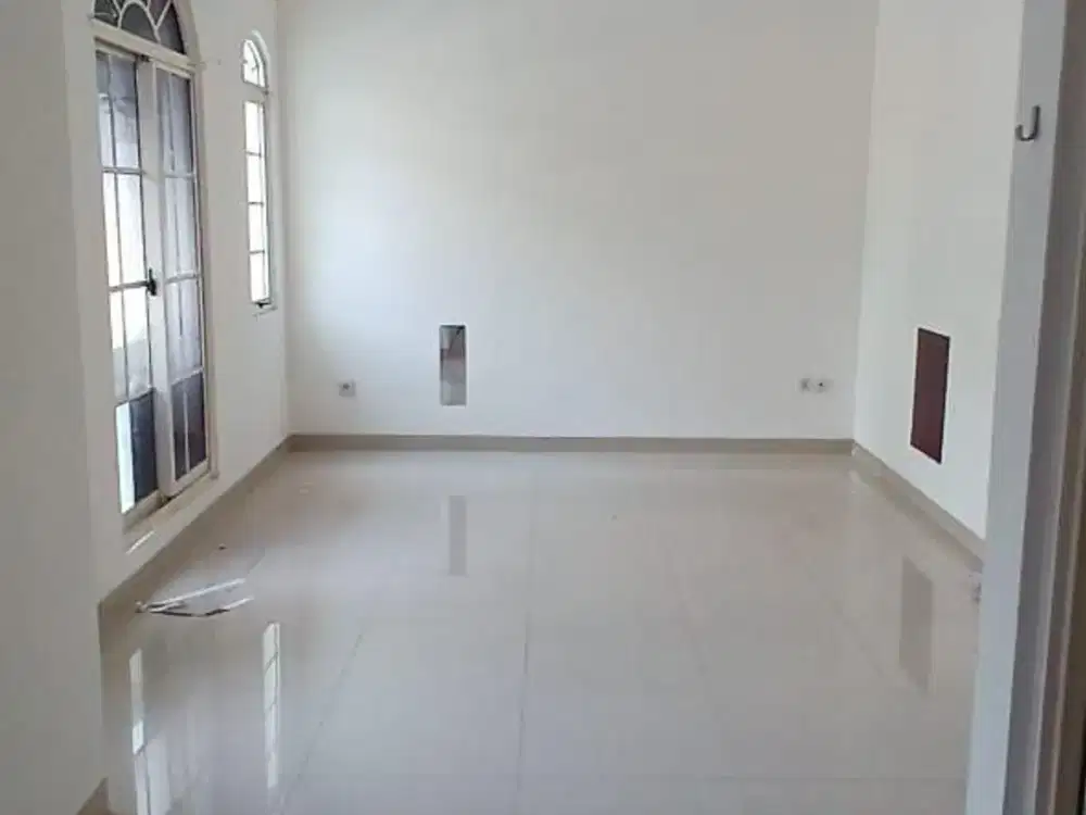 Rumah Garden House PIK DISEWA Ukuran 8x17 Kosongan TERMURAH