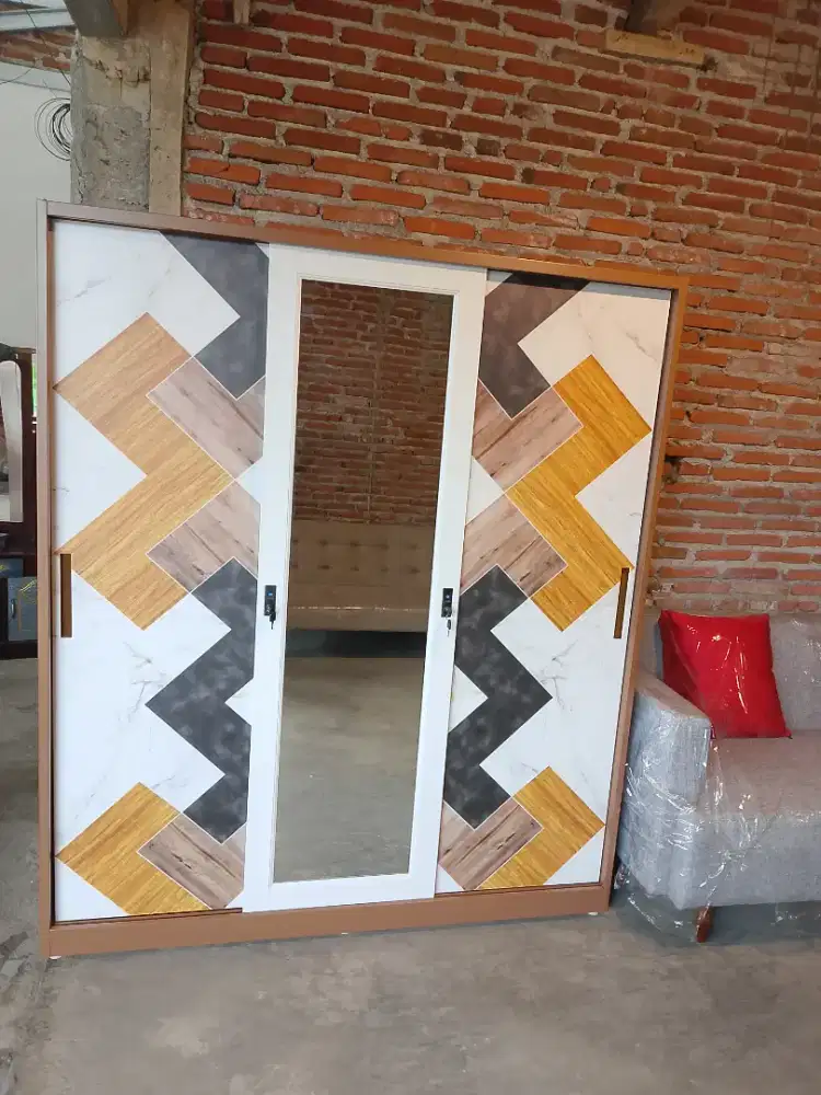 Lemari Pakaian Besi 3pintu Sliding/Geser
