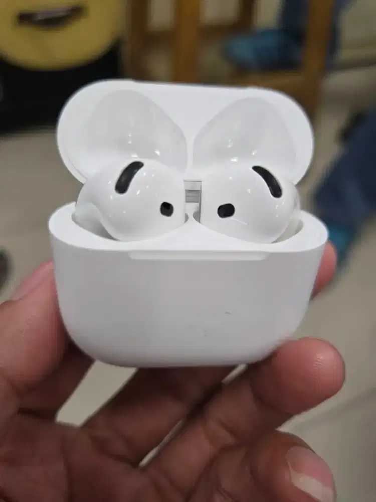 AirPods 4 iBox kondisi pemakaian mulus