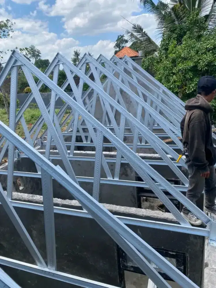 Tukang harian dan borongan