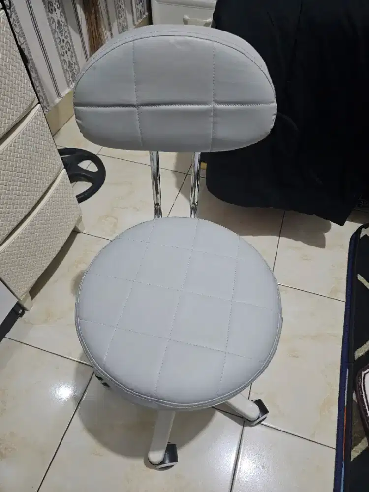 Kursi putar meja rias/belajar